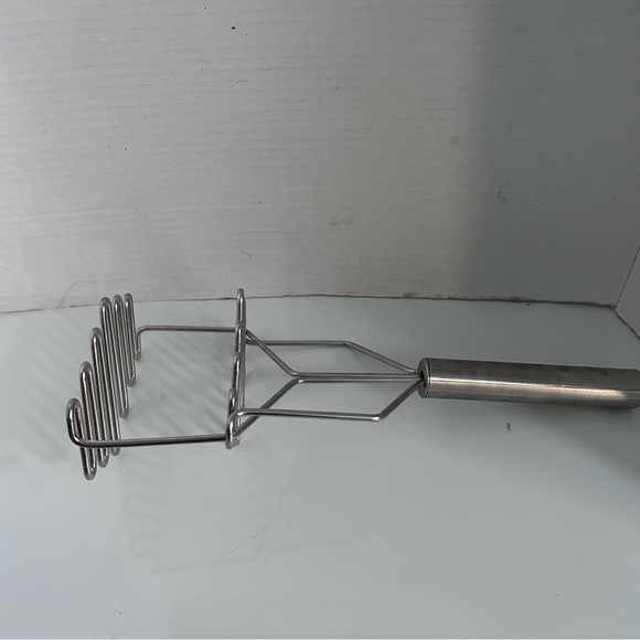 Double S-wire Stainless steel potato masher 13” tall 6” wide - Picture 3 of 8